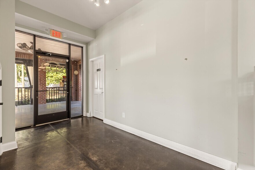 More Photos Of 700 Grove St, Loudon Office For Sale