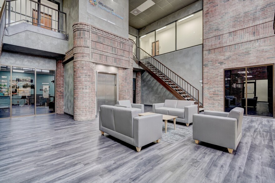More Photos Of 111 SW C Ave, Lawton Medical For Sale