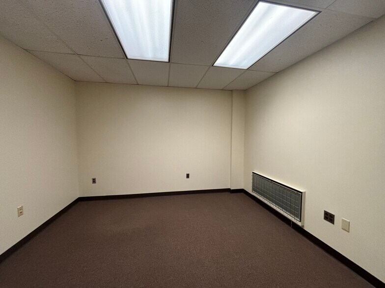 More Photos Of 40 Winter St, Rochester Office For Sale