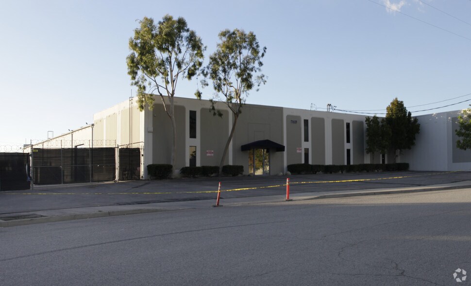 More Photos Of 7103 Fair Ave, North Hollywood Warehouse For Lease