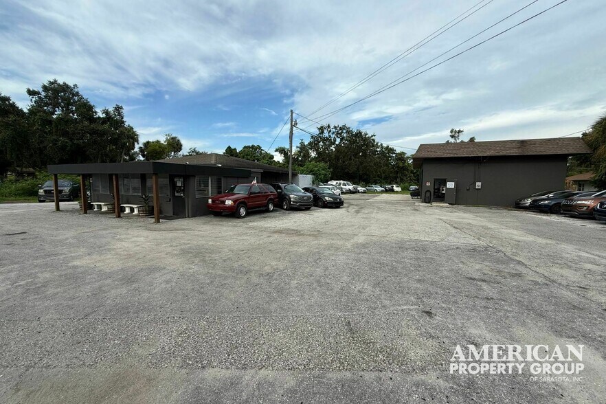 More Photos Of 3220 9th St W, Bradenton Auto Dealership For Sale