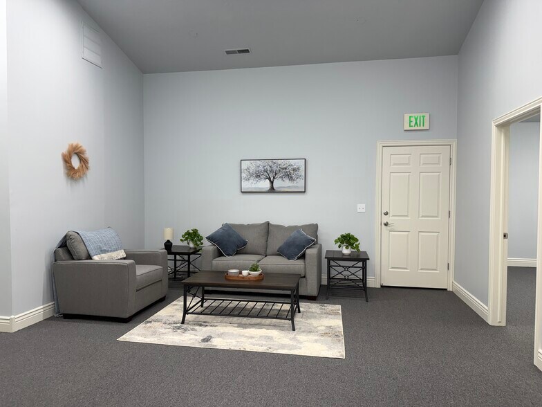 More Photos Of 2708-2722 S Redwood Rd, Salt Lake City Office For Lease