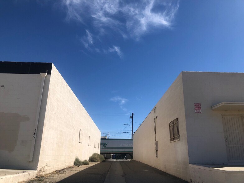More Photos Of 44820 Yucca Ave, Lancaster Warehouse For Sale