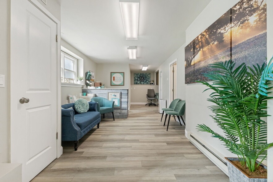 More Photos Of 18 Miller Rd, Mahopac Office For Sale