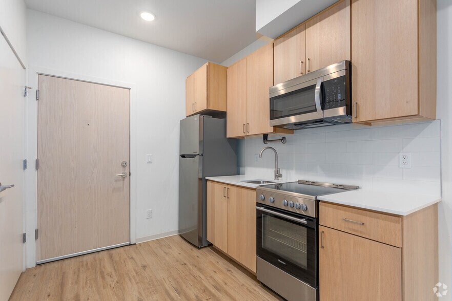 More Photos Of 3046 17th Ave W, Seattle Apartments For Lease