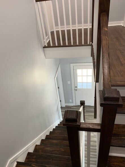 More Photos Of 200 Main St, Laurel Medical For Lease