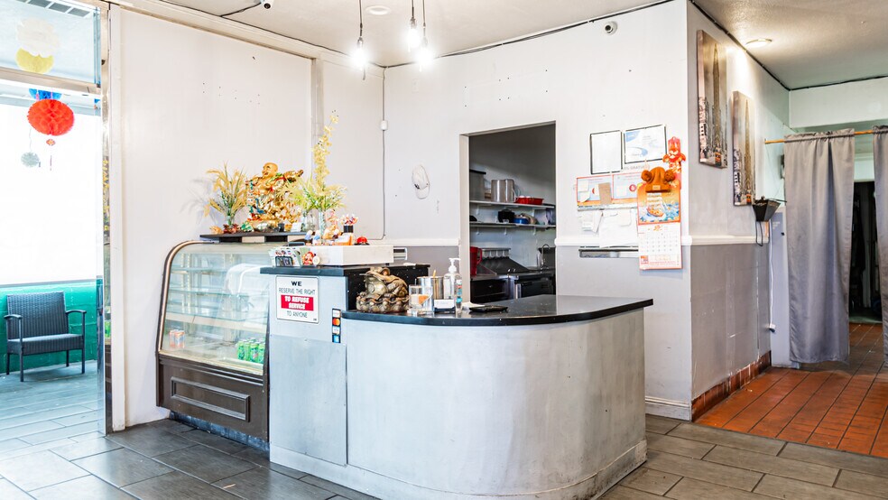 More Photos Of 1280 E Holt Ave, Pomona Restaurant For Lease