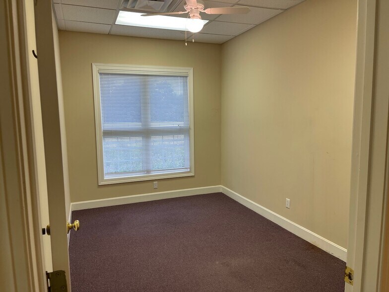 More Photos Of 3801 Springhurst Blvd, Louisville Medical For Lease