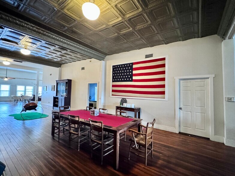 More Photos Of 2 W Side Sq, Macomb Restaurant For Sale