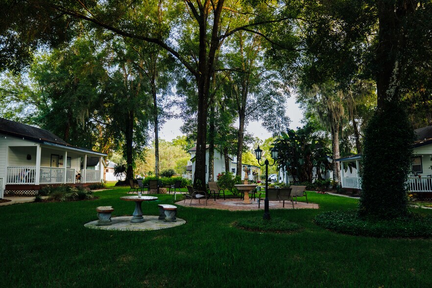 More Photos Of 215 E French Ave, Orange City Hospitality For Sale