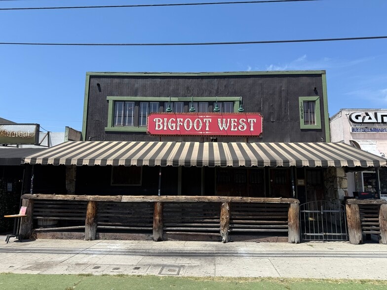 Primary Photo Of 10939 Venice Blvd, Los Angeles Bar For Sale
