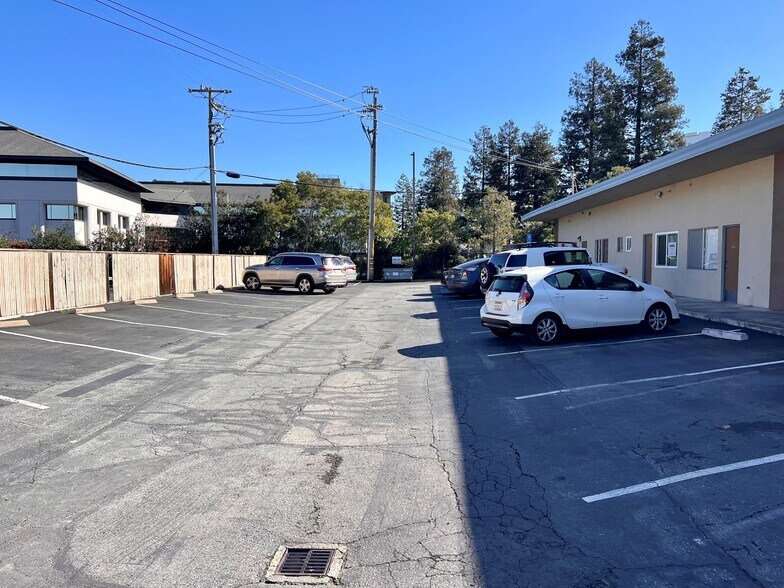 More Photos Of 705 Veterans Blvd, Redwood City Medical For Sale