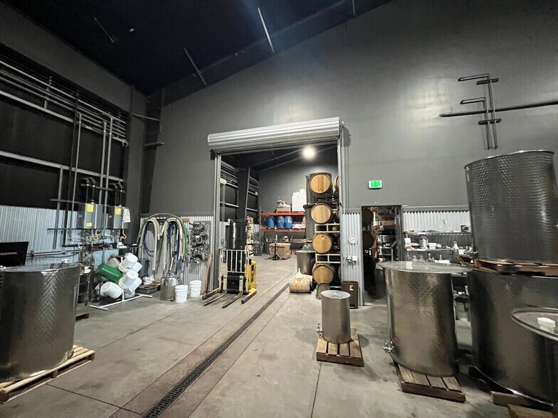 More Photos Of 3340 Ramada Dr, Paso Robles Distribution For Lease