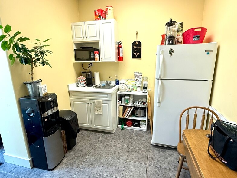 More Photos Of 5212 48 St, Red Deer Office For Sale