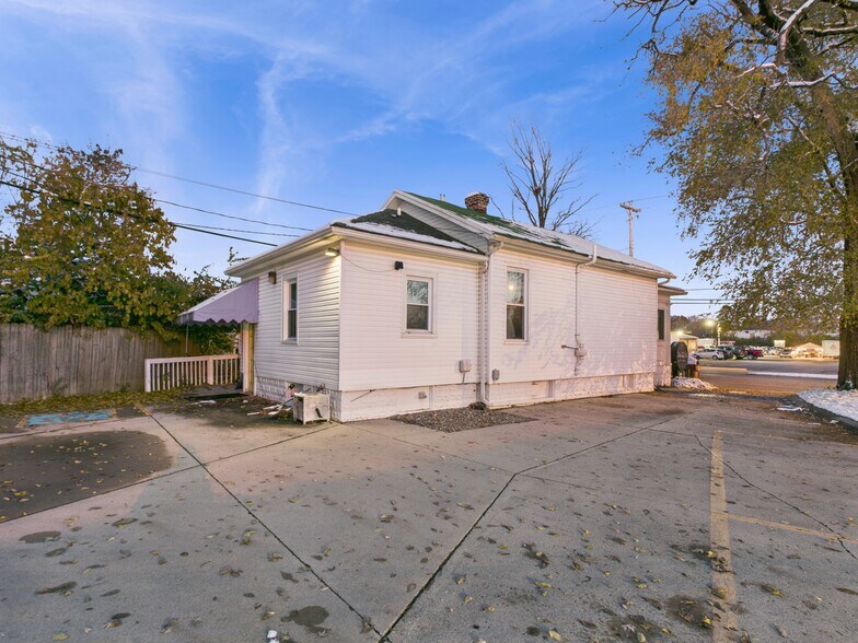 More Photos Of 329 E Dayton Dr, Fairborn Storefront Retail Office For Sale