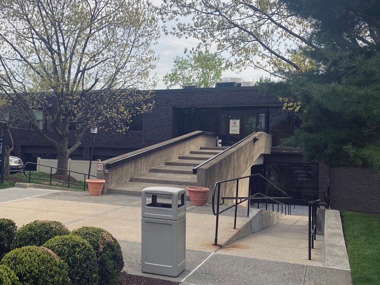 More Photos Of 503 Grasslands Rd, Valhalla Office For Lease