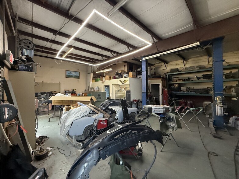 More Photos Of 5508 Benchmark Ln, Sanford Warehouse For Sale