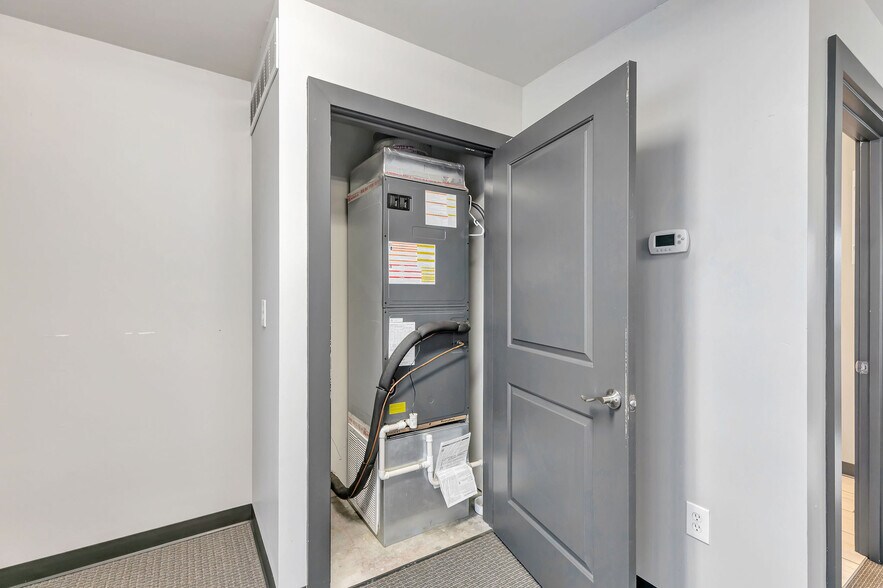 More Photos Of 2327 Anderson Rd, Crescent Springs Office For Lease