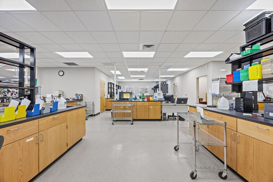 More Photos Of 9 Walden Ridge Dr, Asheville Medical For Lease