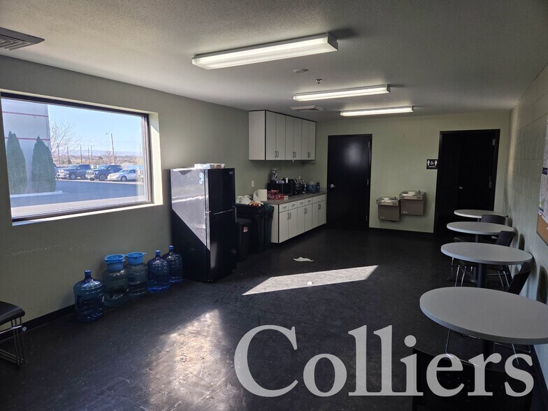 More Photos Of 1312 Industrial Way, Caldwell Manufacturing For Lease