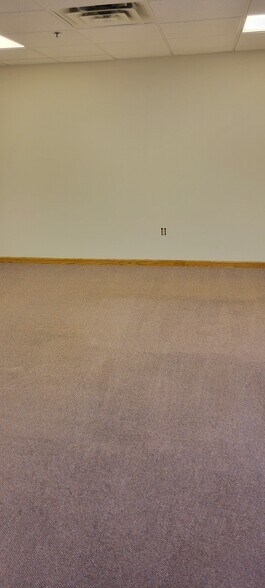More Photos Of 6520 W Layton Ave, Greenfield Medical For Lease