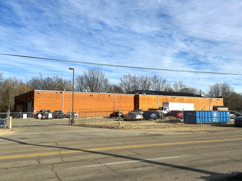 Primary Photo Of 4395 Springfield St, Dayton Warehouse For Sale