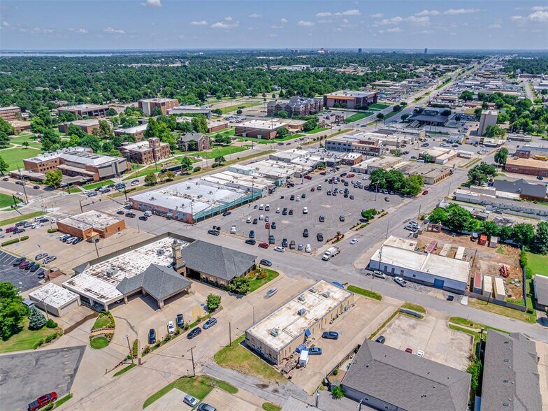 More Photos Of 6726 NW 38th St, Bethany Office For Sale