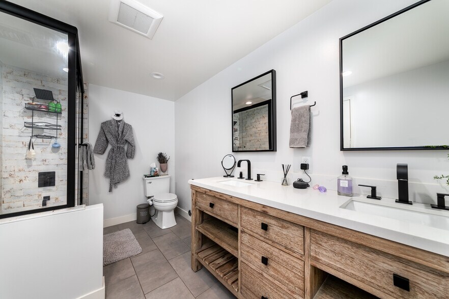 More Photos Of 1865 El Monte Dr, Thousand Oaks Apartments For Sale