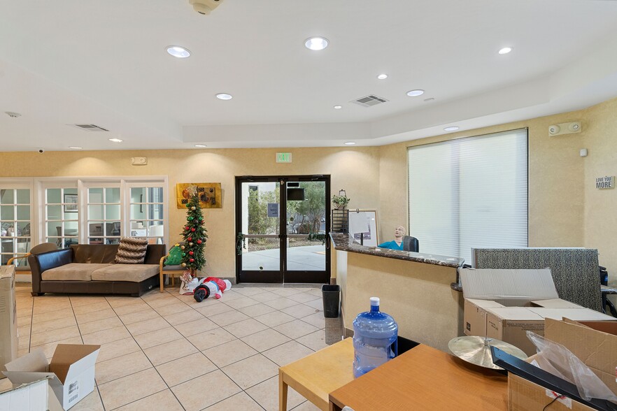 More Photos Of 3920-3930 E Patrick Ln, Las Vegas Loft Creative Space For Sale