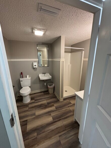 More Photos Of 810 Lydia Hwy, Hartsville Flex For Sale