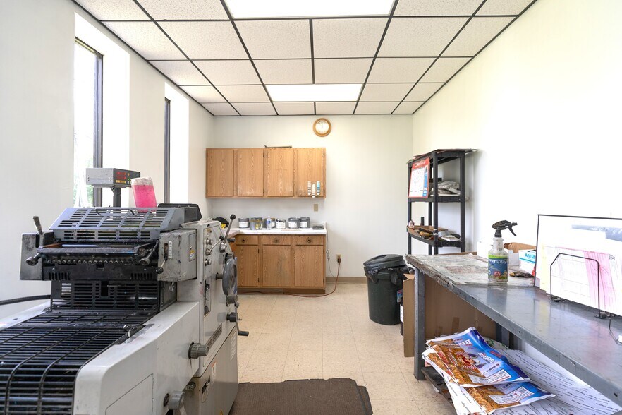 More Photos Of 5982 E Molloy Rd, Mattydale Medical For Sale