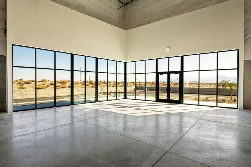 More Photos Of 725 N Eliseo C. Felix Jr Way, Avondale Warehouse For Lease