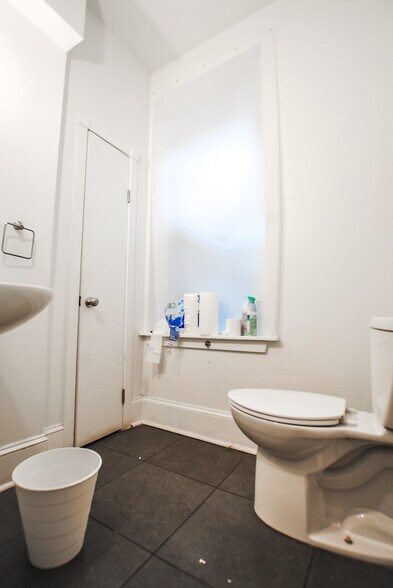 More Photos Of 34 E 25th St, Baltimore Office Residential For Sale