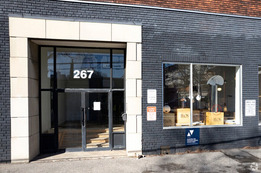 More Photos Of 777 Richmond St W, Toronto Office For Lease