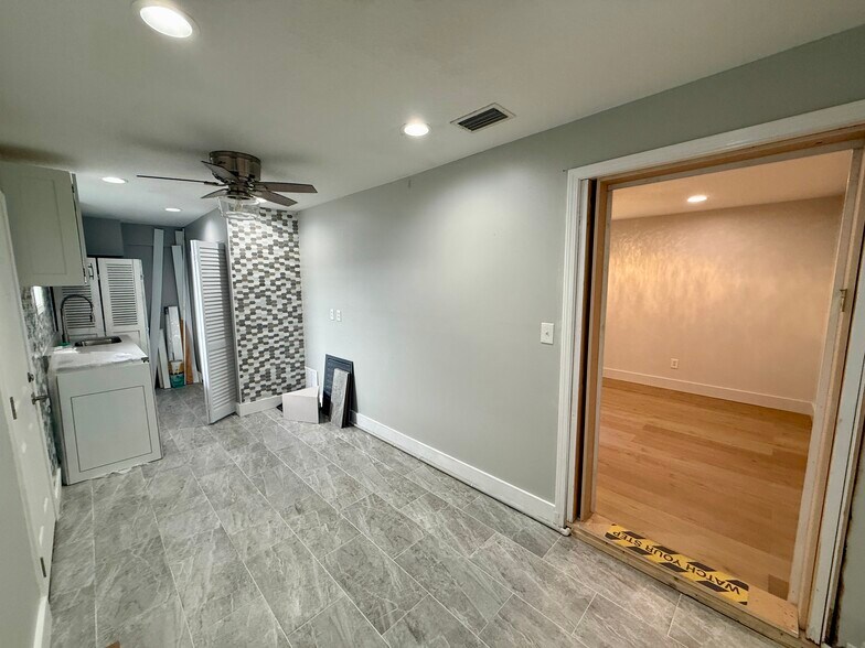 More Photos Of 1853 S 8th St, Amelia Island Freestanding For Lease