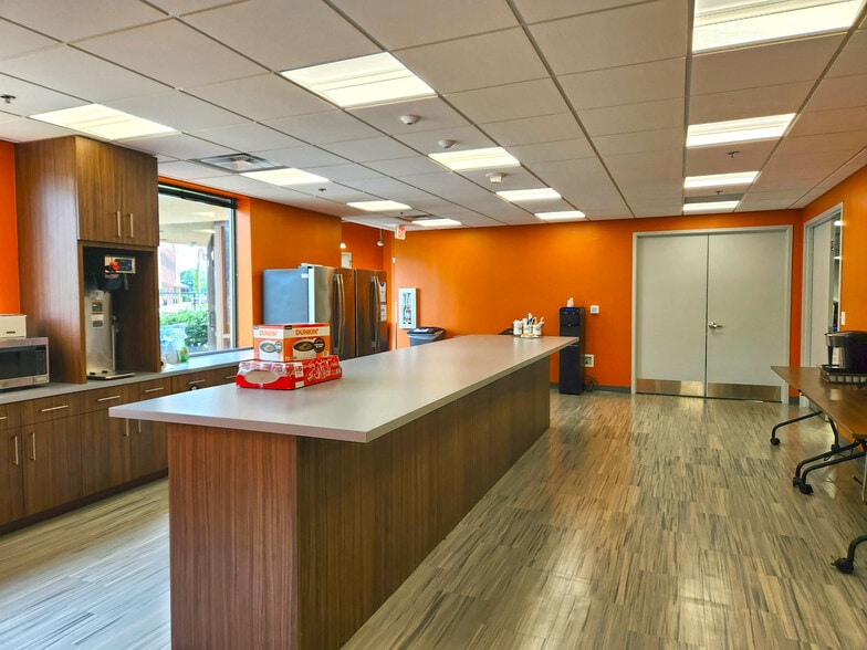 More Photos Of 14750 Sweitzer Ln, Laurel Medical For Sale