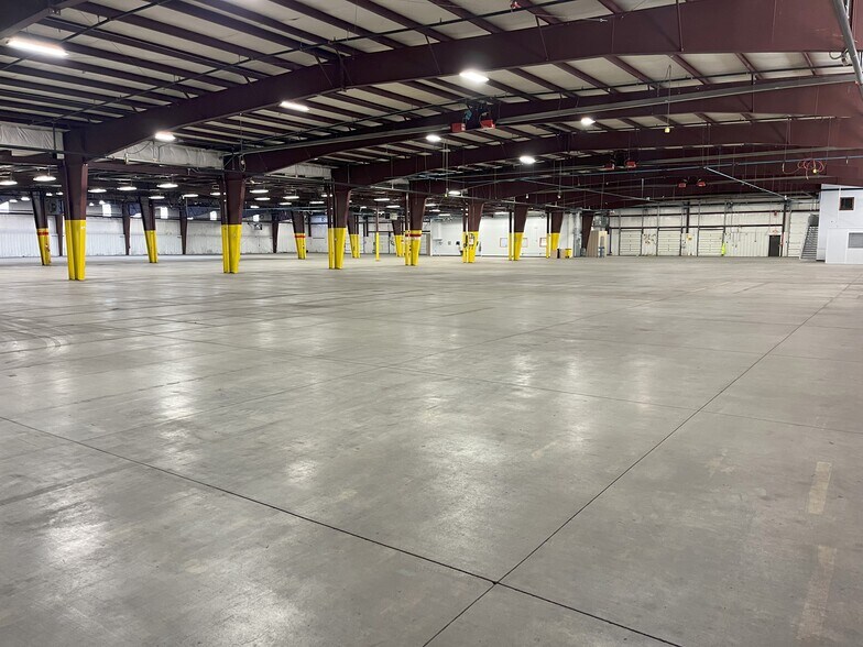 More Photos Of 1801 N 19th Ave E, Newton Warehouse For Sale