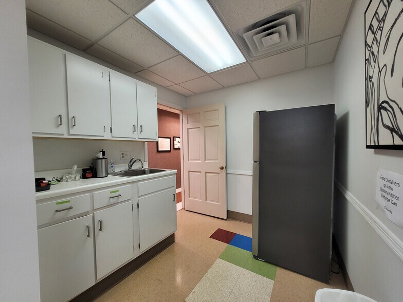 More Photos Of 300-314 W 1st St, Bloomington Office Residential For Sale