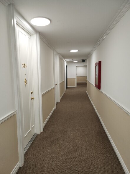 More Photos Of 432 N Palm Dr, Beverly Hills Apartments For Sale