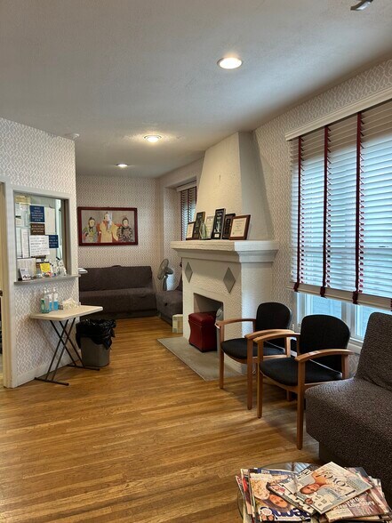 More Photos Of 14653 Delaware Ave, Flushing Medical For Lease