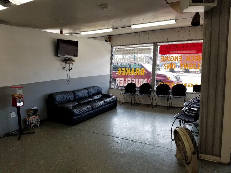 More Photos Of 10319 S Kedzie Ave, Chicago Auto Repair For Sale