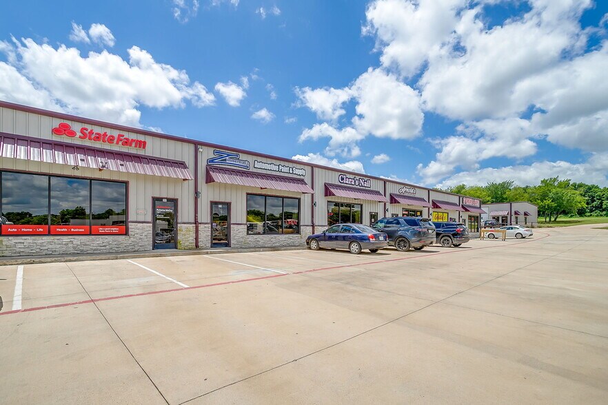 More Photos Of 6050 E Highway 67, Alvarado Storefront Retail Office For Lease
