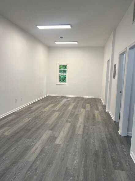 More Photos Of 6737 Ringgold Rd, East Ridge Office For Lease