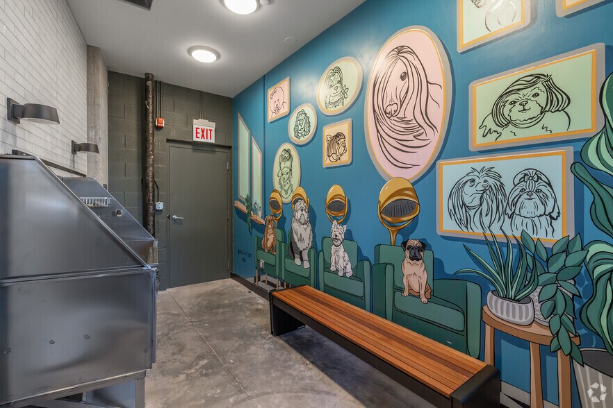 More Photos Of 670 N May St, Chicago Apartments For Lease