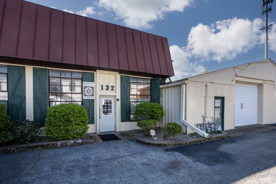 More Photos Of , Belleville Unknown For Sale