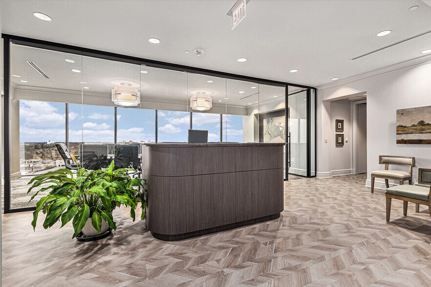 More Photos Of 2001 Park Pl, Birmingham Office For Lease