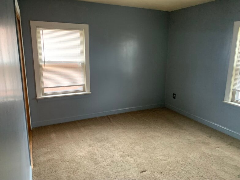 More Photos Of 2521 Noble Rd, Cleveland Heights Apartments For Sale
