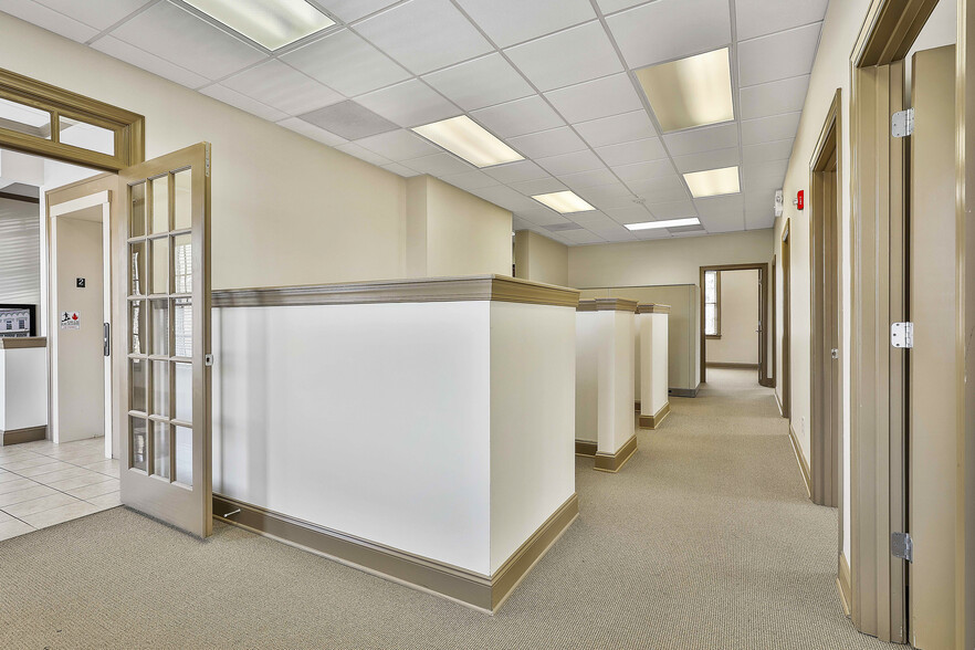 More Photos Of 75 Jackson St, Newnan Unknown For Lease