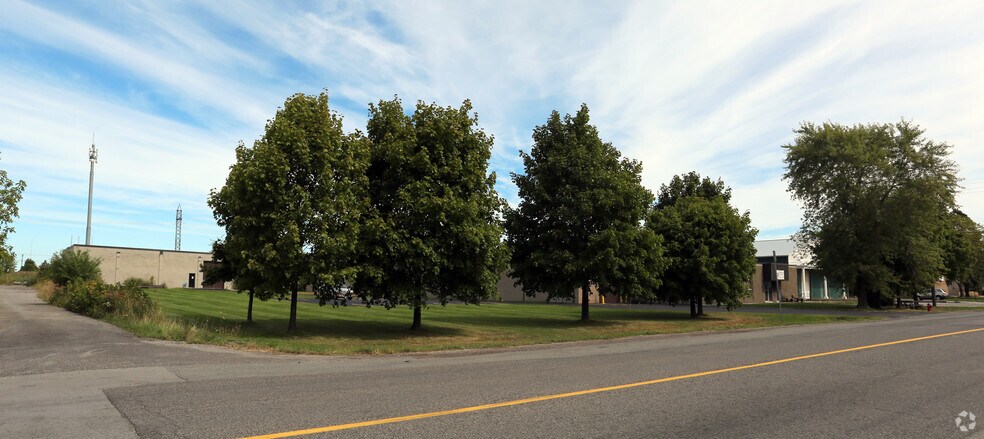 More Photos Of 345 Arvin Ave, Hamilton Manufacturing For Sale