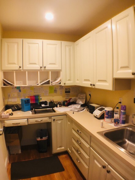 More Photos Of 1385 E Putnam Ave, Old Greenwich Office Residential For Sale